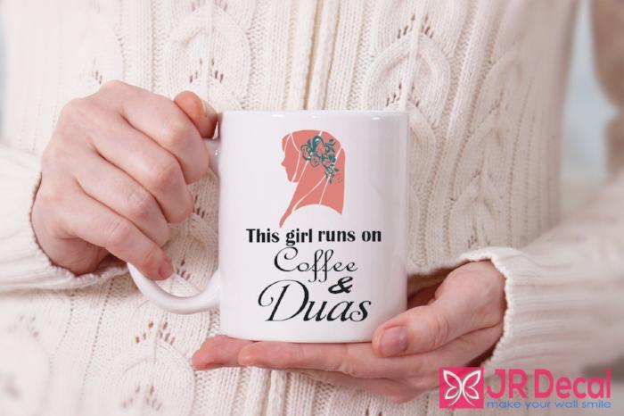 'This girl runs on coffee & Duas' Muslim Girl Gift Mug